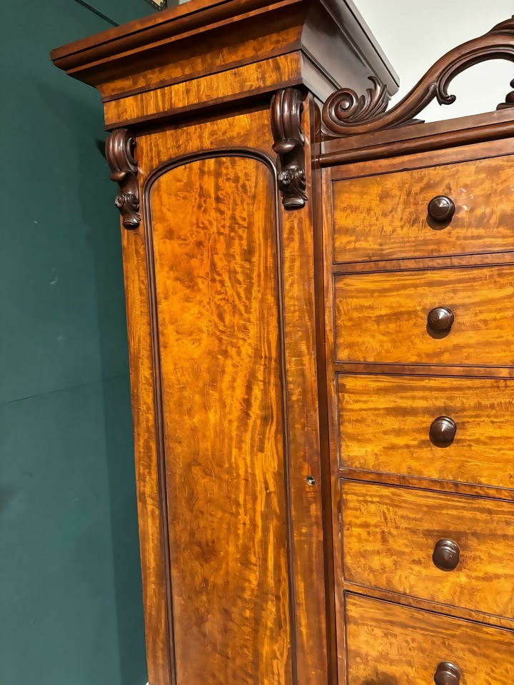 Victorian Gentleman's Sentry Wardrobe0