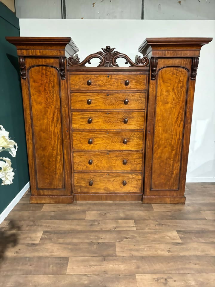 Victorian Gentleman's Sentry Wardrobe9