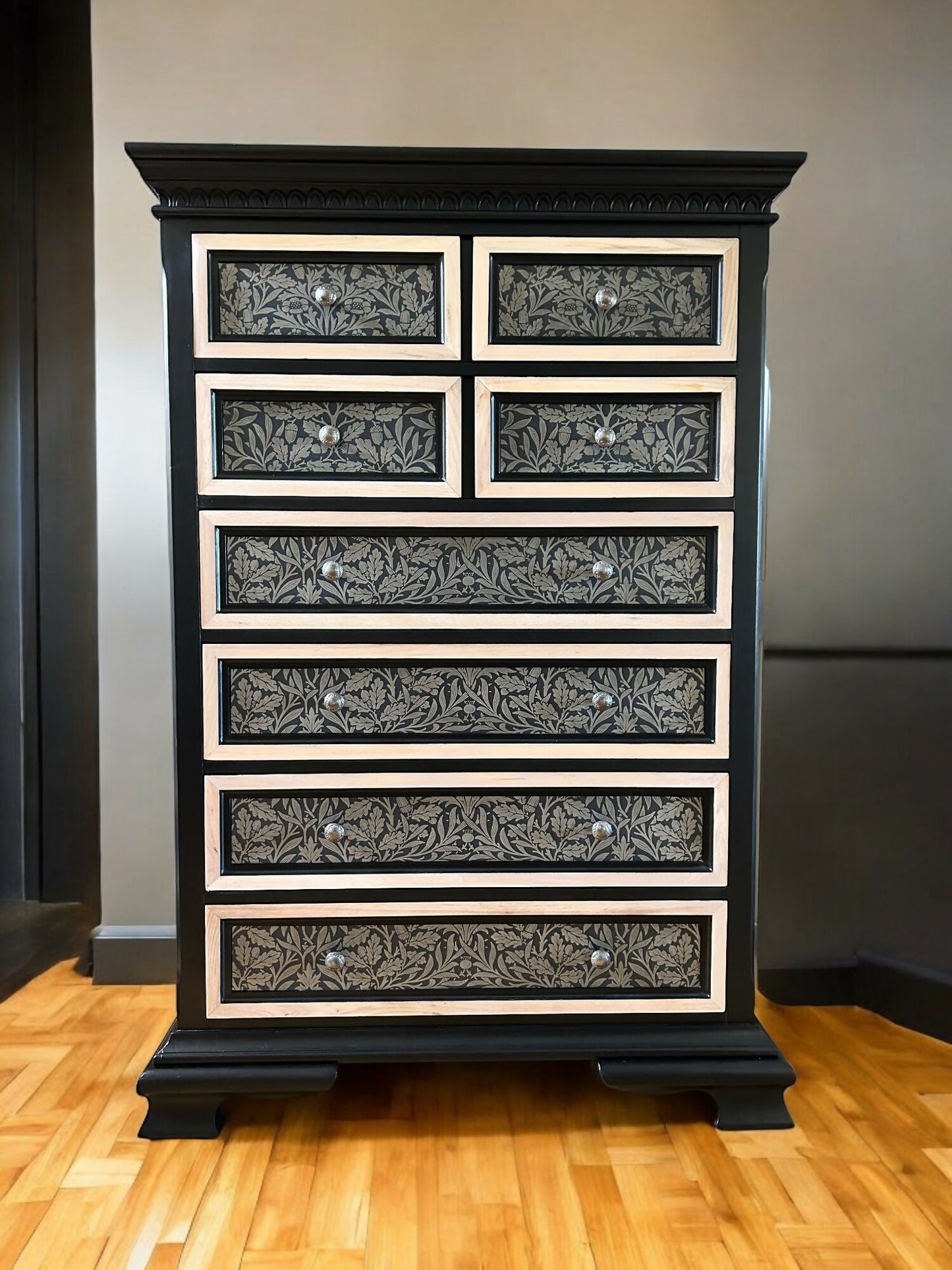 Chest of Drawers. Solid wood. Large. Handpainted. William Morris style.
