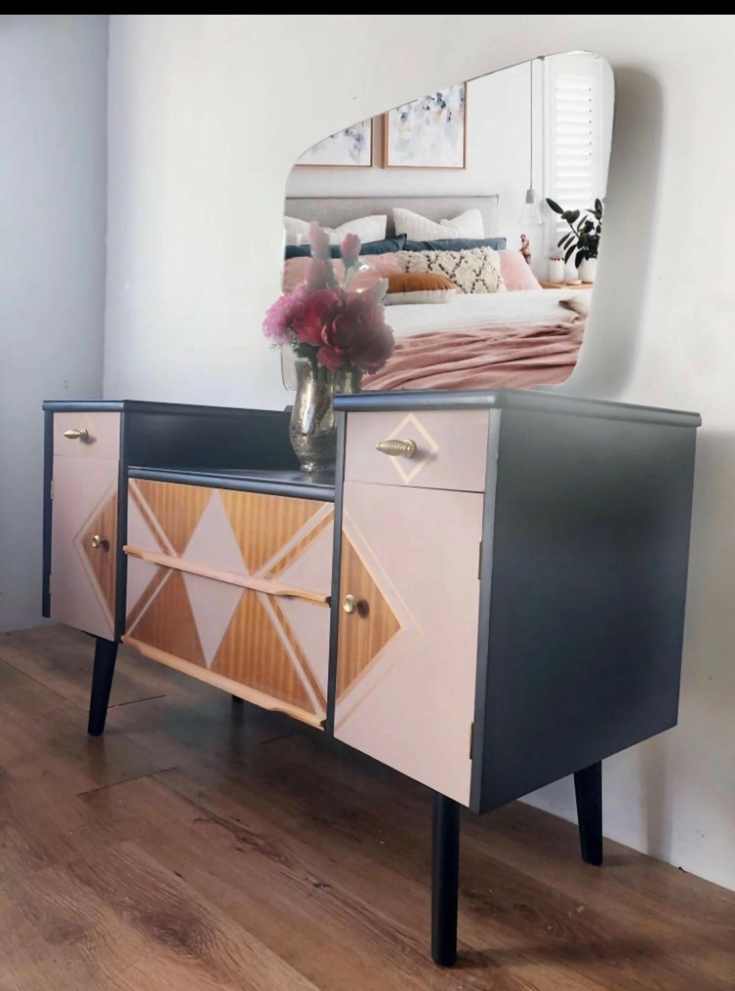 Mid century modern, dressing table,pink,black,vanity table,bedroom furniture