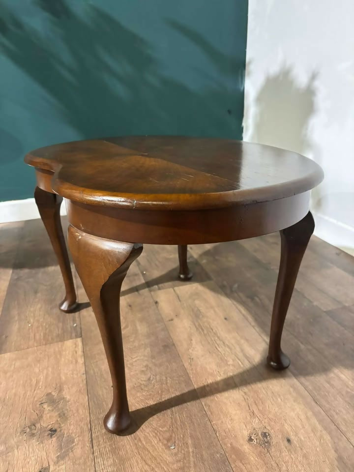 Vintage Mahogany Kidney Shaped Side Tablen