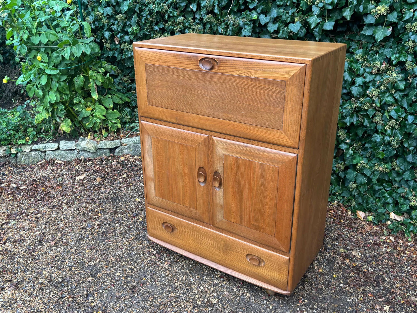 Mid Century Ercol 469 Elm Bureau Drinks Cocktail Cabinet