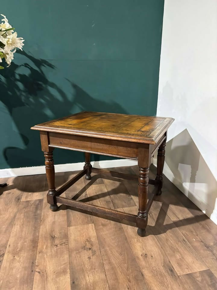 Victorian oak library table featuring nn