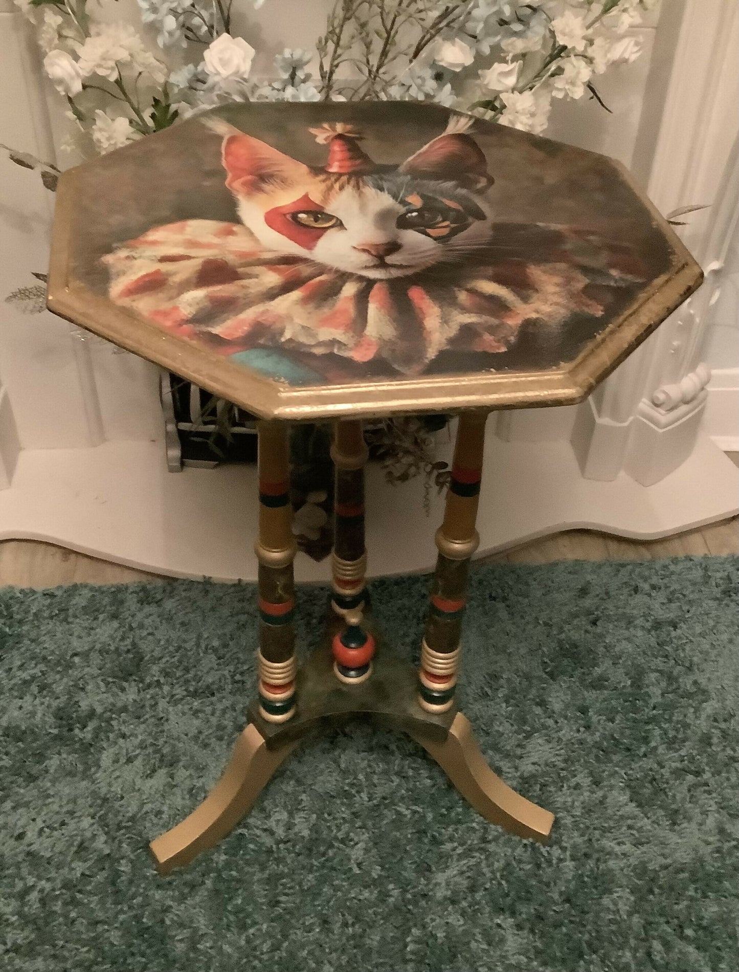 Clown cat occasional portrait table