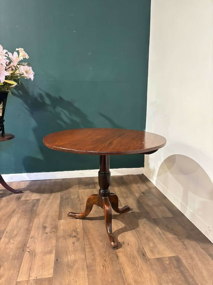 19th Century Mahogany Tripod Tablen