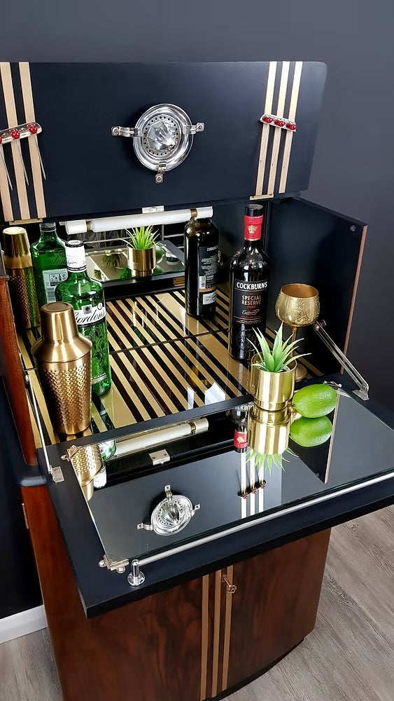 "Manhattan', Drinks Cocktail Cabinet, Drinks Cabinet, Gin Bar, Vintage 1950's.