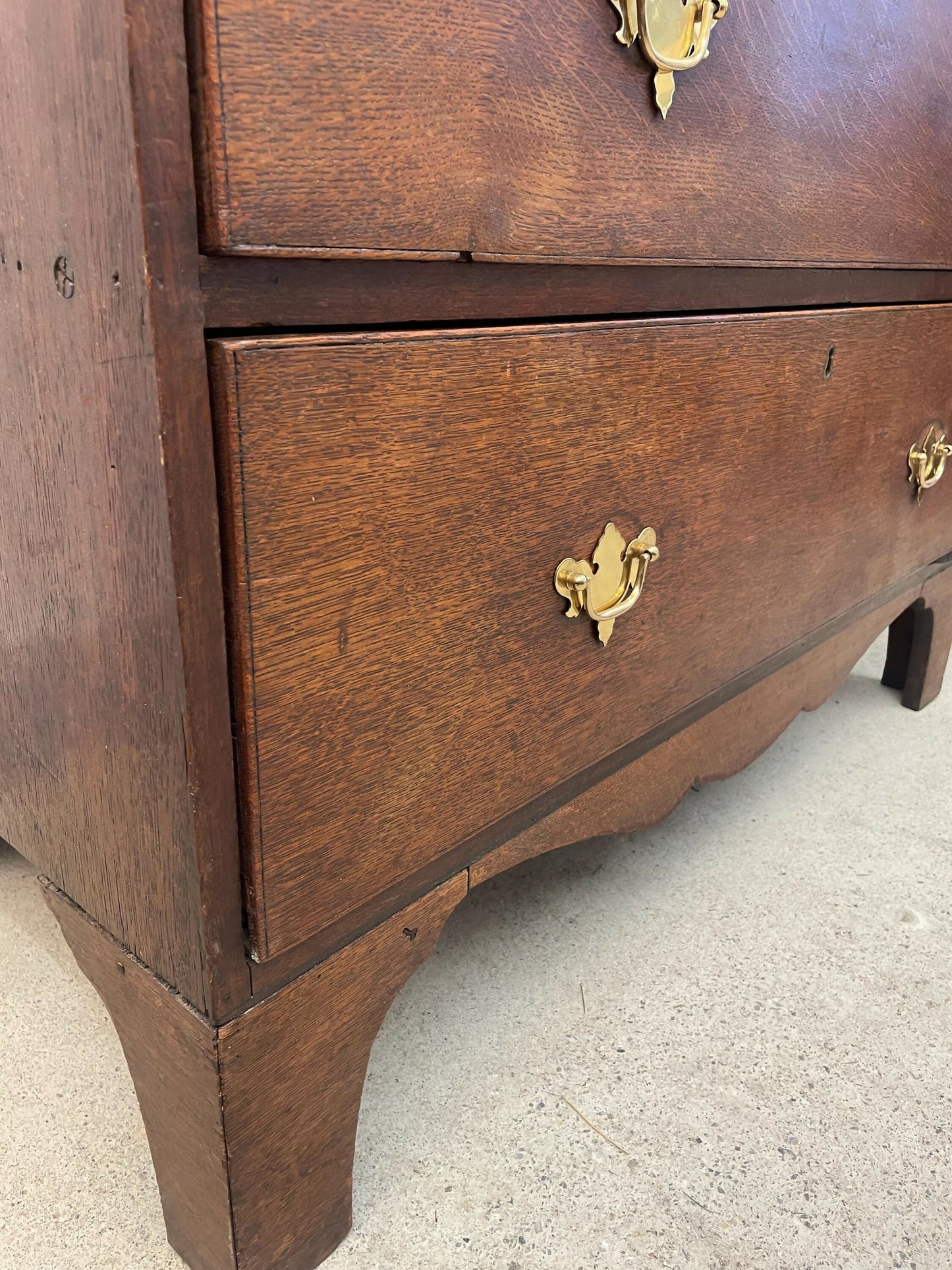 Vintage Georgian oak chest of drawers