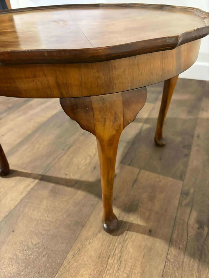 Vintage Walnut Cabriole Leg Coffee Tablevp