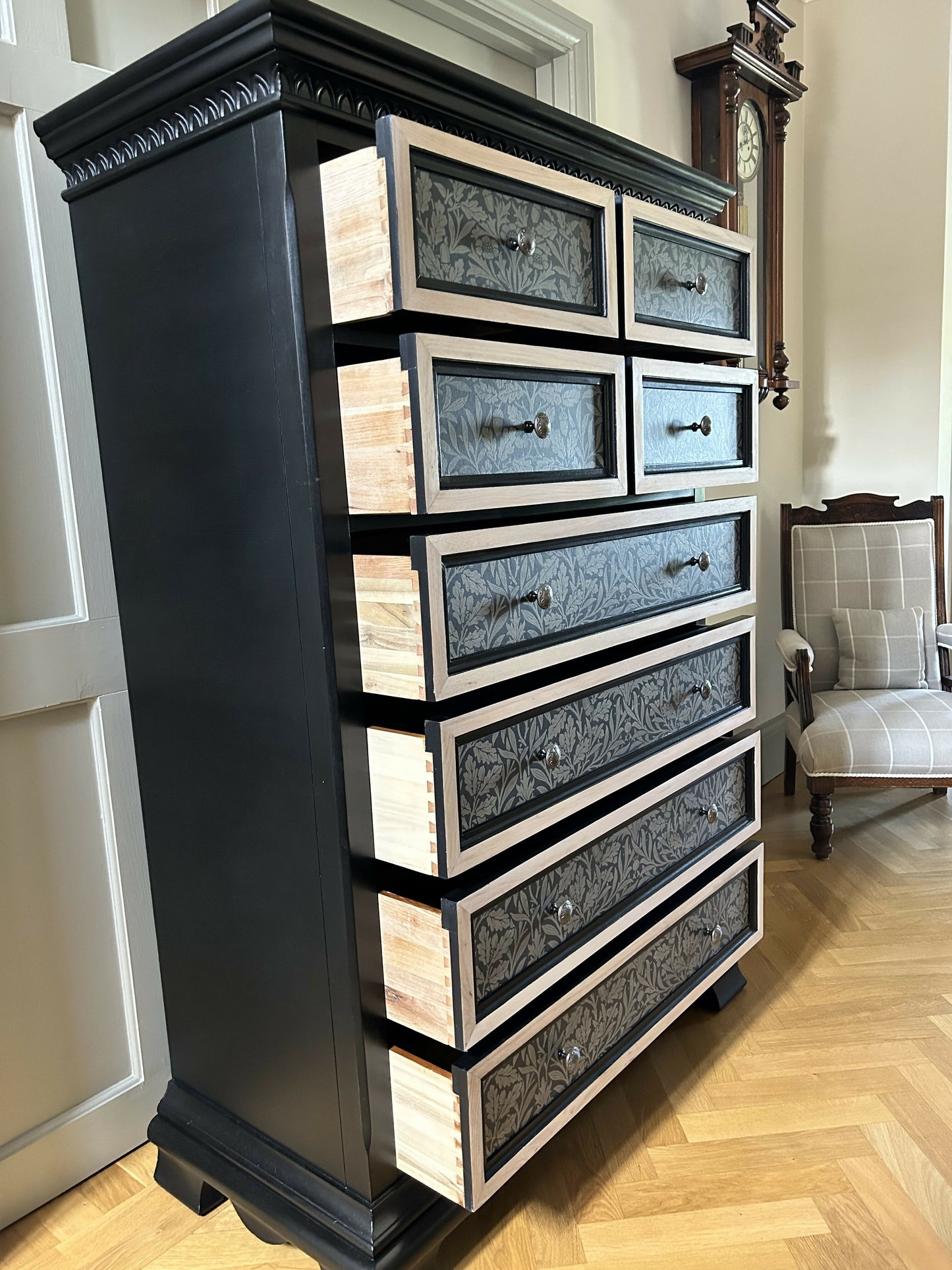 Chest of Drawers. Solid wood. Large. Handpainted. William Morris style.