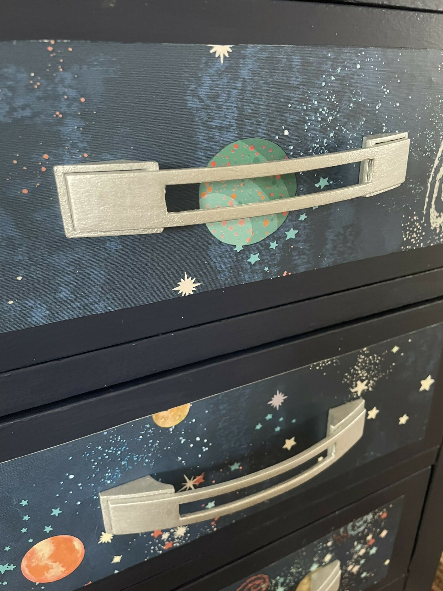 Small three drawer chest - bedside cabinet
