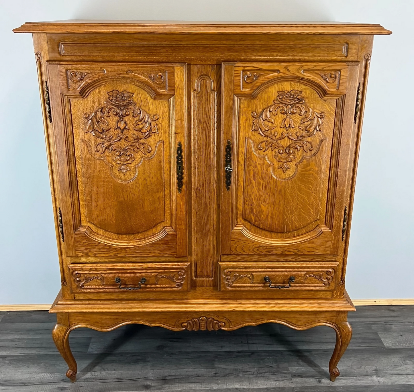 Cabinet Vintage French Louis XIV Style Carved Sideboard 2 Door Cupboard LOT 3552