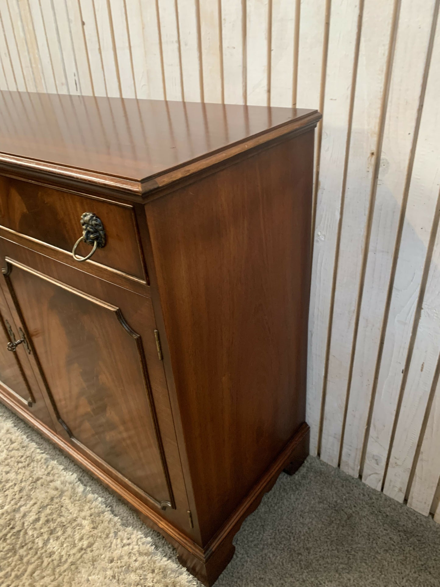 Ian Smith Reproduction Sideboard – Solid Wood Retro / Vintage Style Storage Unit