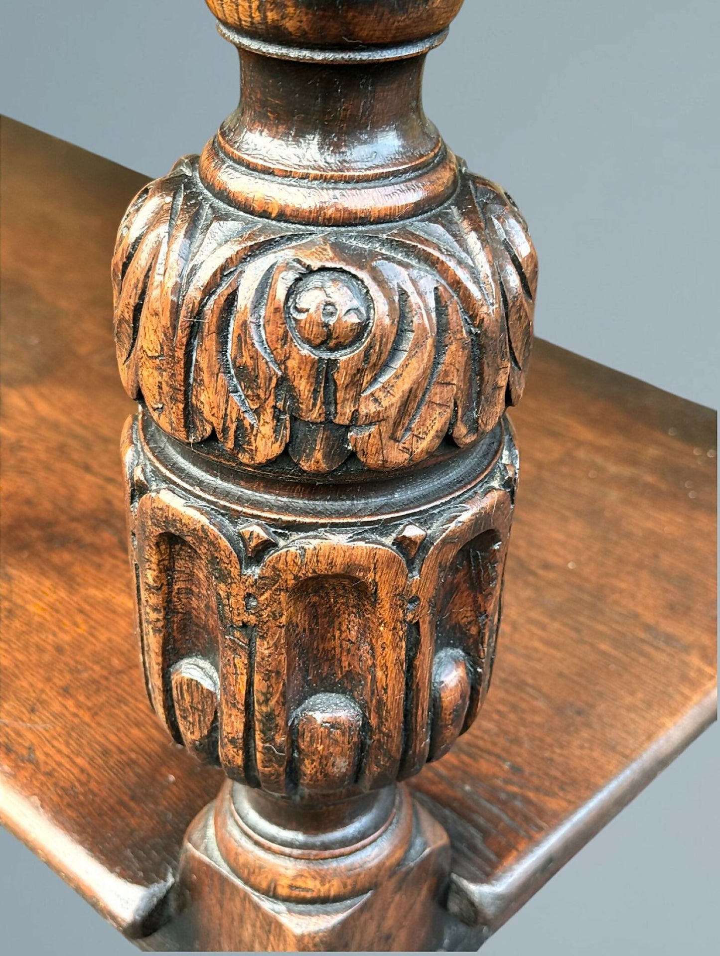 Good Quality Oak Court Cupboard / Sideboard