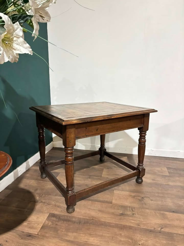 Victorian oak library table featuring b