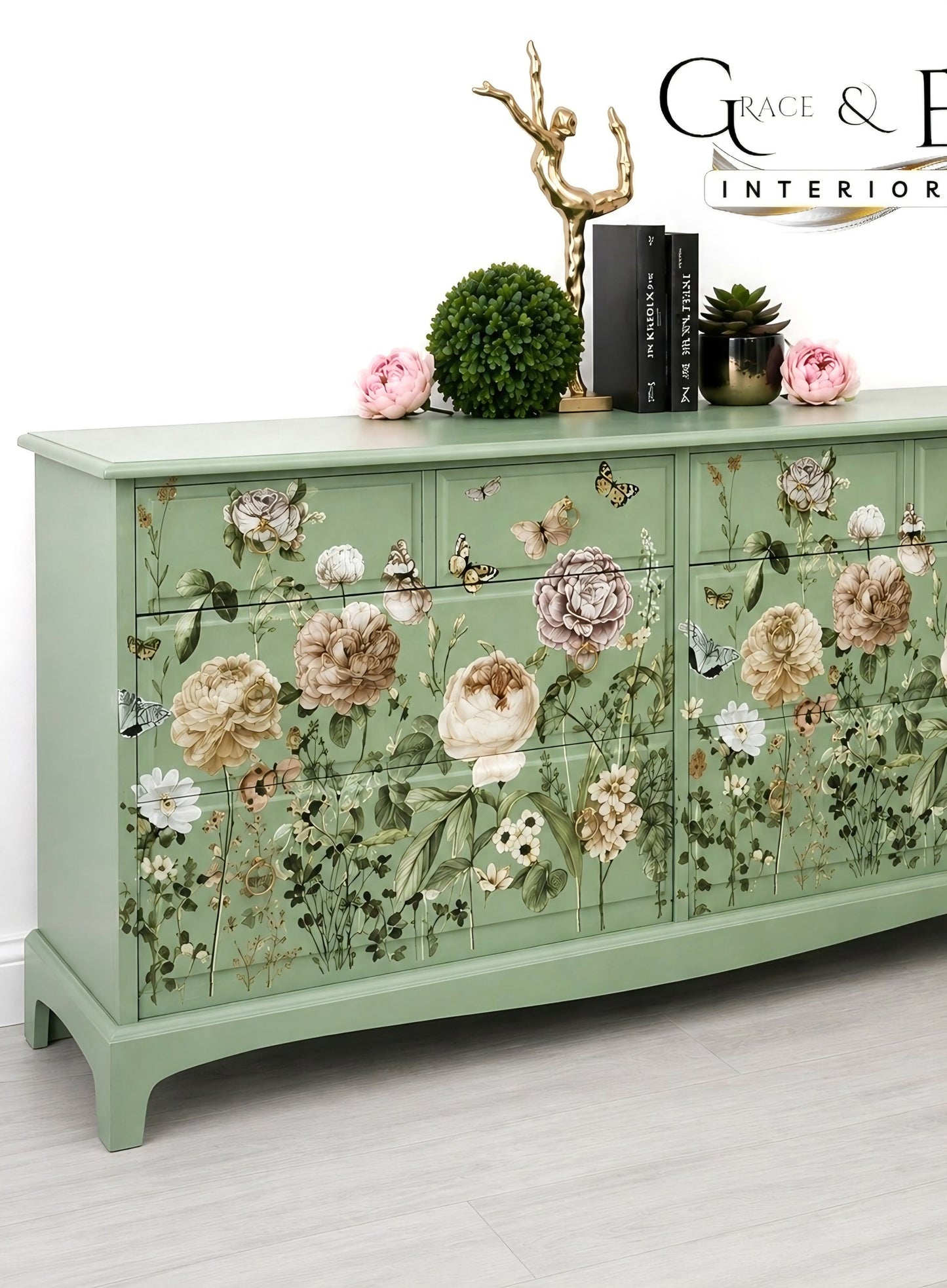 PAINT TO ORDER-Stag minstrel captains chest in green