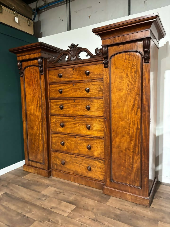 Victorian Gentleman's Sentry Wardrobe66