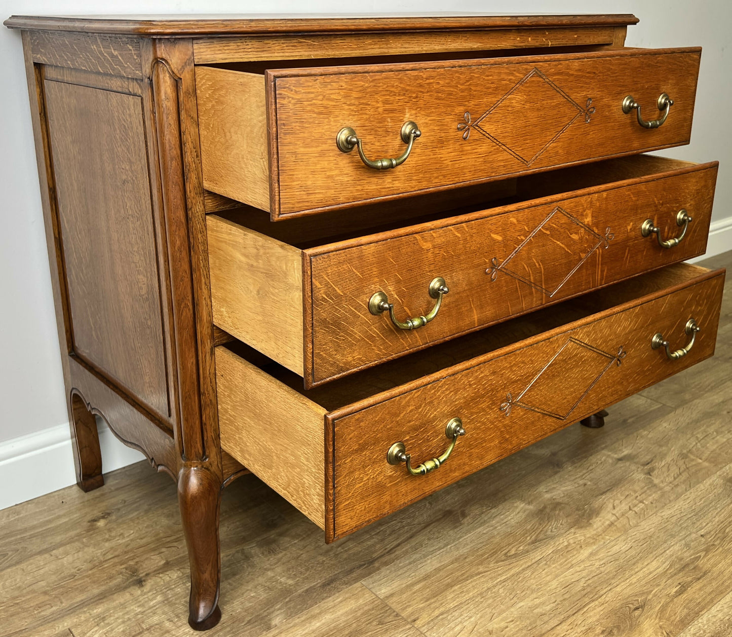 Chest of Drawers Vintage French Louis Oak 3 Drawers Carved Cabinet LOT 6261