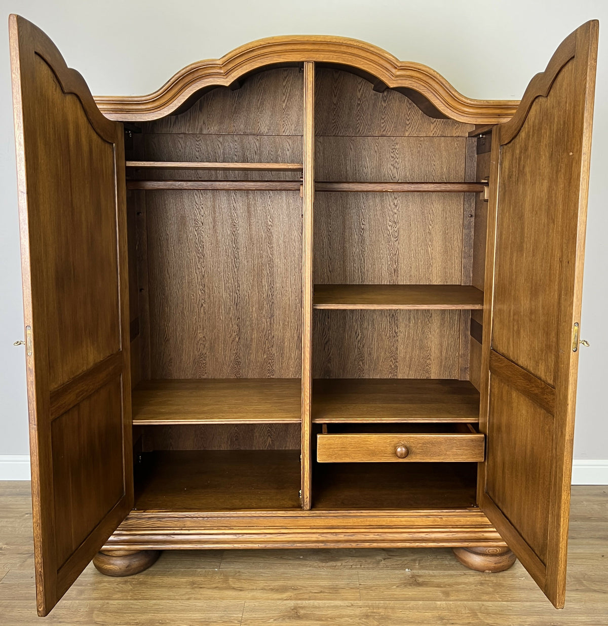 Wardrobe Vintage French Style Oak Two Door Bedroom Storage Armoire LOT 6509