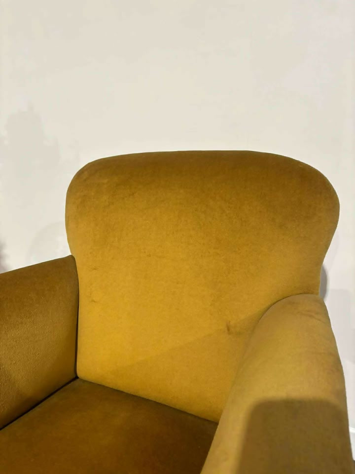 Edwardian Upholstered Easy Chair on Sabre Legsz