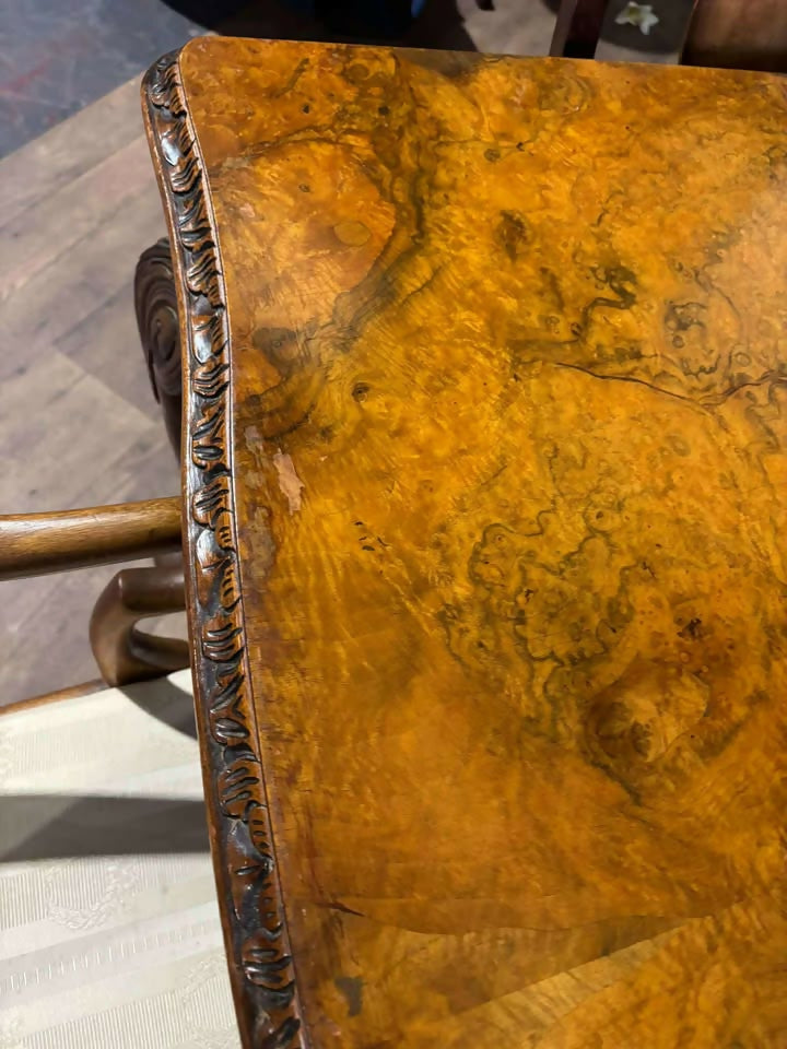 Large Burr Walnut Dining Table & Eight Queen Anne Style Chairsz