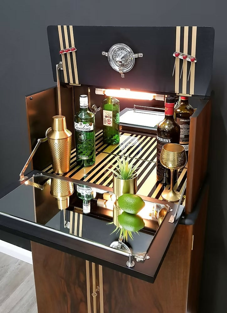 "Manhattan', Drinks Cocktail Cabinet, Drinks Cabinet, Gin Bar, Vintage 1950's.
