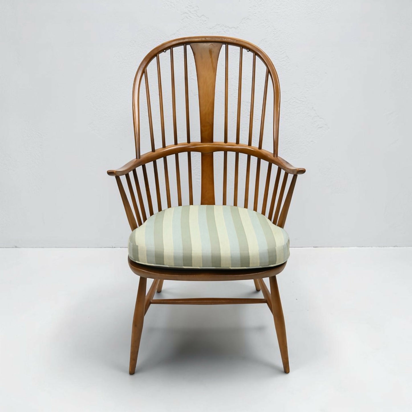 1 Ercol Chairmakers Chair Windsor Bow Back Golden Dawn Model 472 FREE Delivery