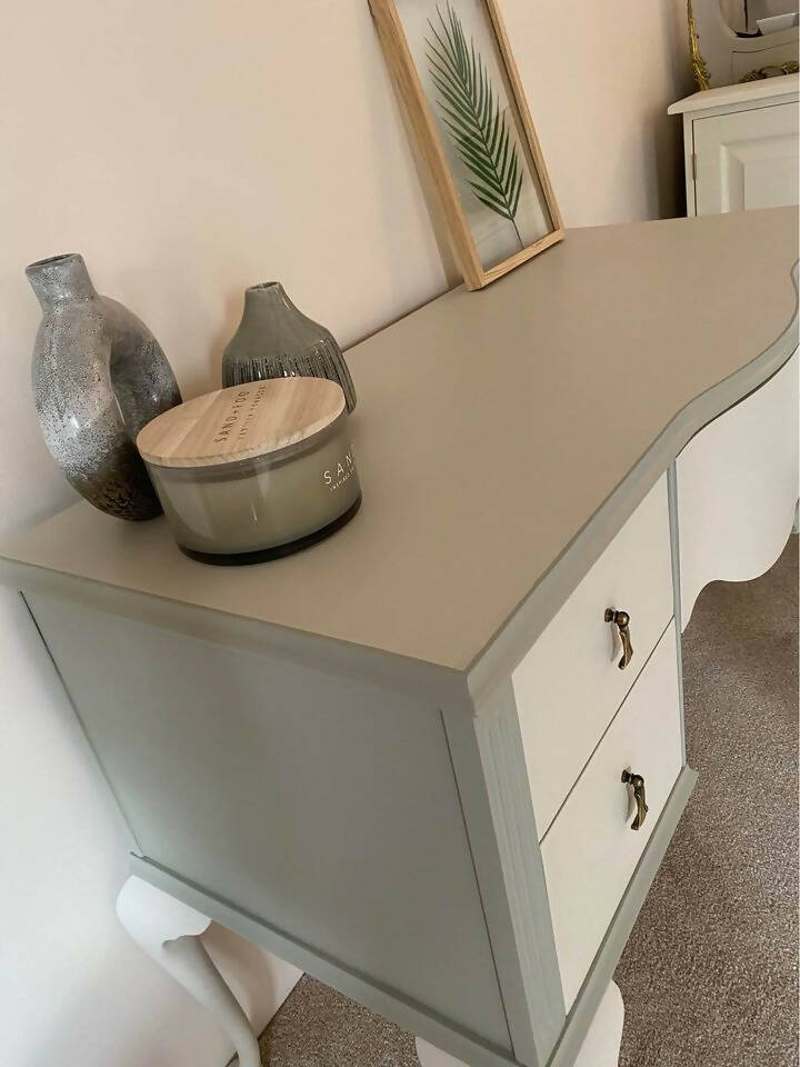 *STOCK CLEARANCE* Lawrencia Queen Anne Style Desk/Dressing Table