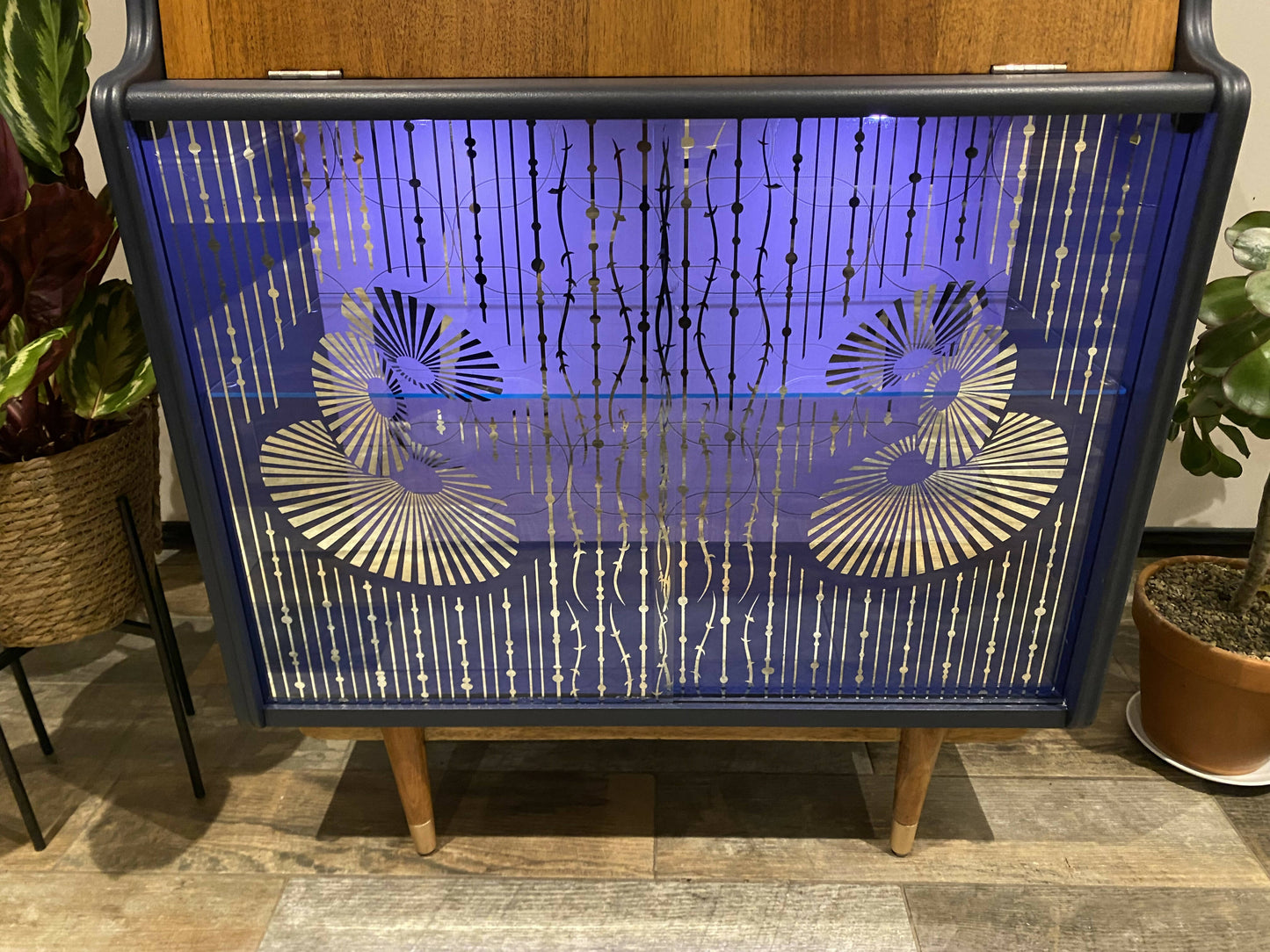 Retro Drinks / Cocktail Cabinet