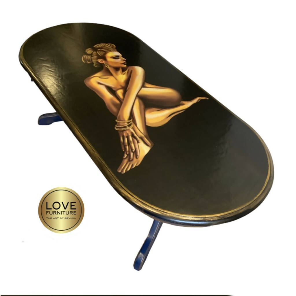 Oval Vintage Coffee table - Gold Lady