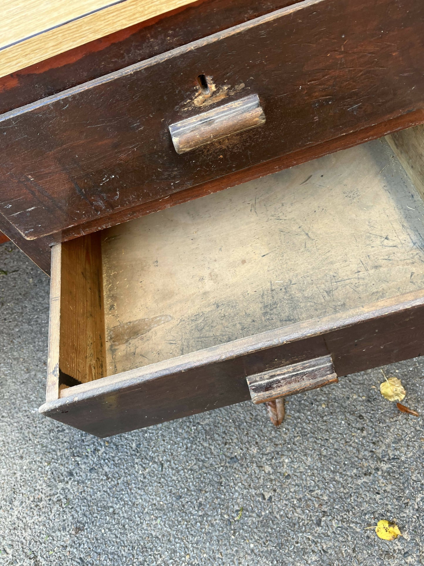 Old desk for upcycling
