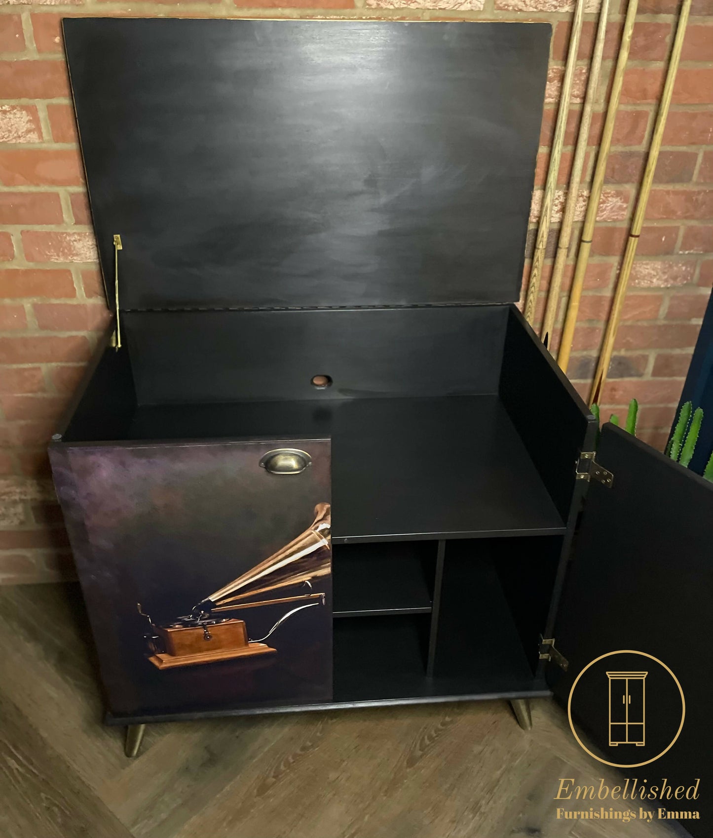 Vintage Media/vinyl player unit sideboard (SOLD)