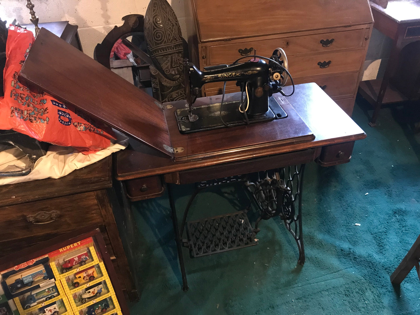 Singer sewing table