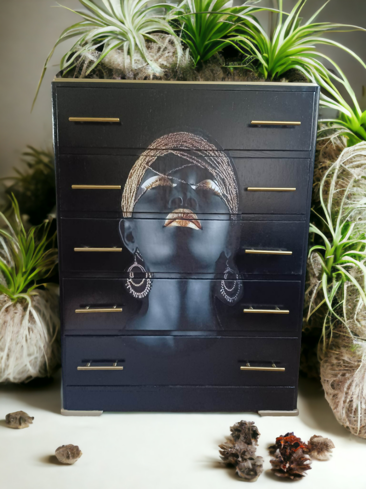 BEAUTIFUL BOHEMIAN ELEGANT BLACK AND GOLD DRAWERS