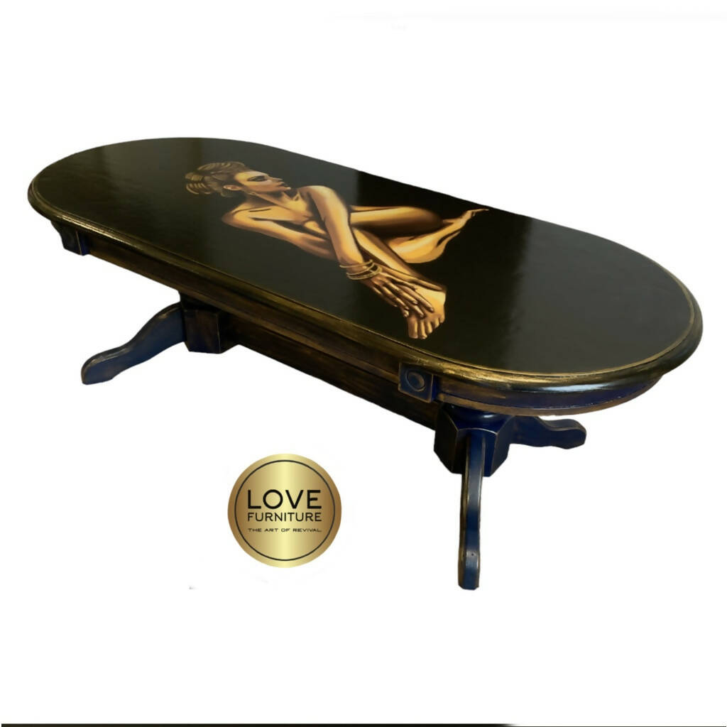 Oval Vintage Coffee table - Gold Lady