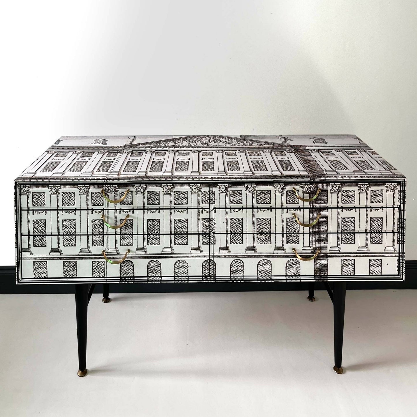 Painted Vintage Sideboard with light retro design Painted drawers Mid-ventury modern dressing table