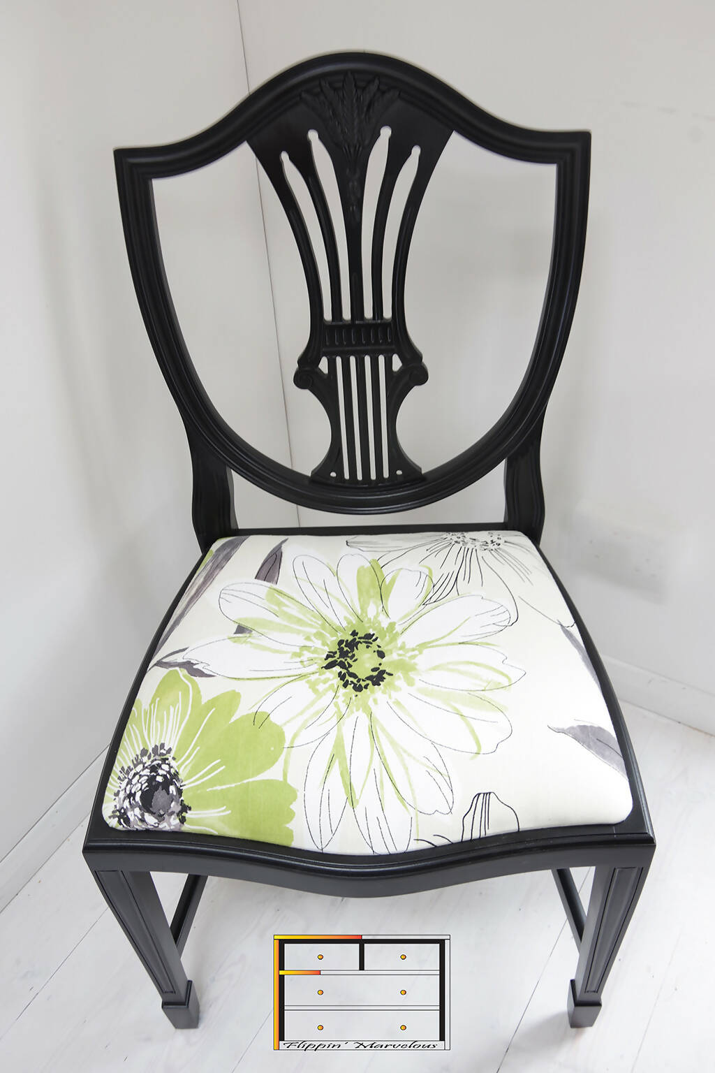 ****** SOLD OUT ****** Vintage Bradley Dining Table and 4 Chairs, Black Yew Table and Four Wheatear Style Chairs. Extending Dining Set Bill Beaumont Floral Seats