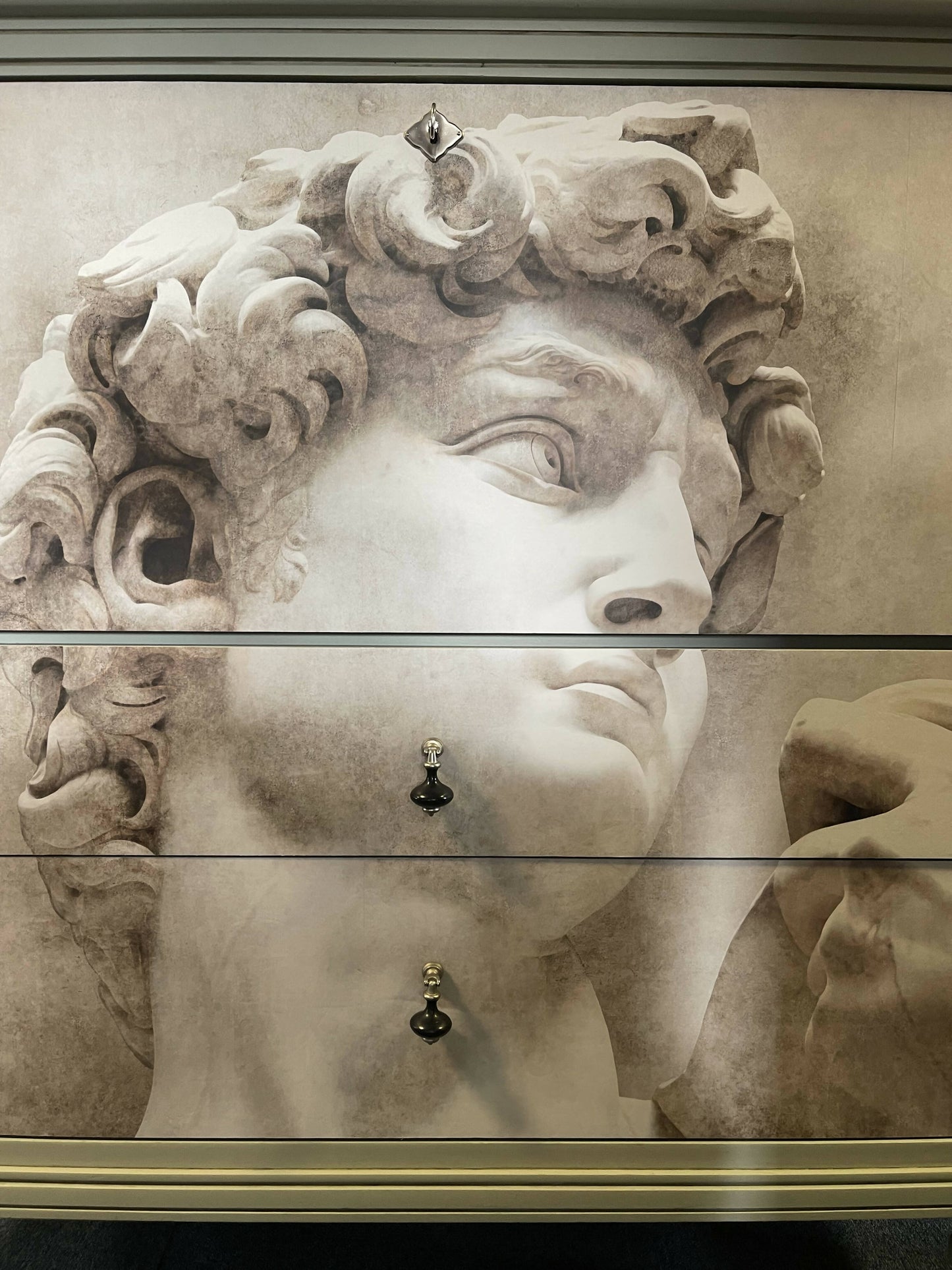Secrétaire desk, Writing desk depicting Michelangelo’s David
