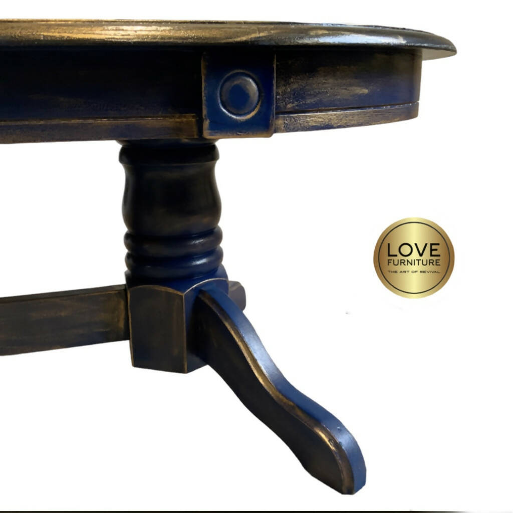 Oval Vintage Coffee table - Gold Lady