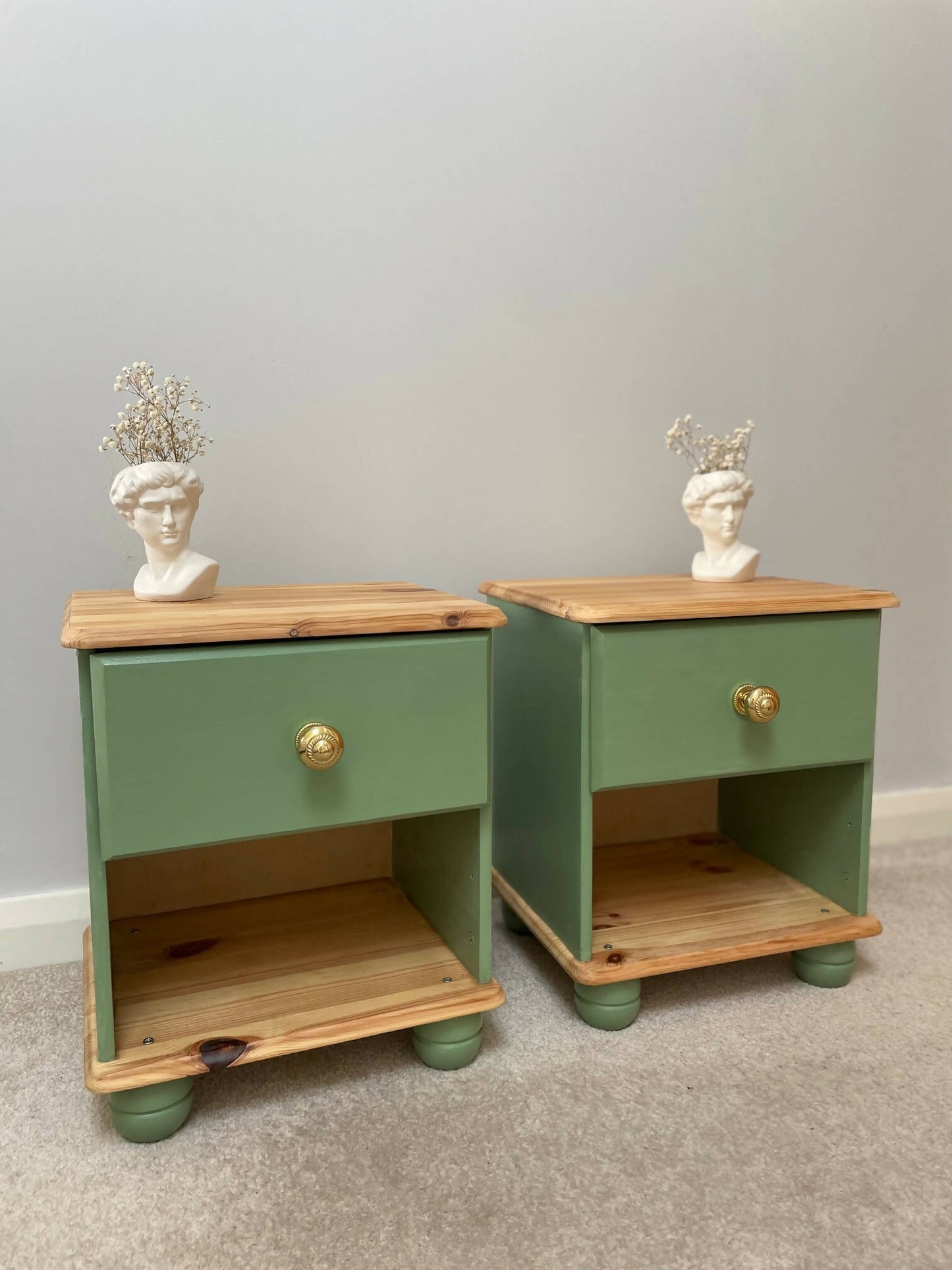 Green bedside tables with gold handles, 'Breakfast Room Green' from Farrow&Ball