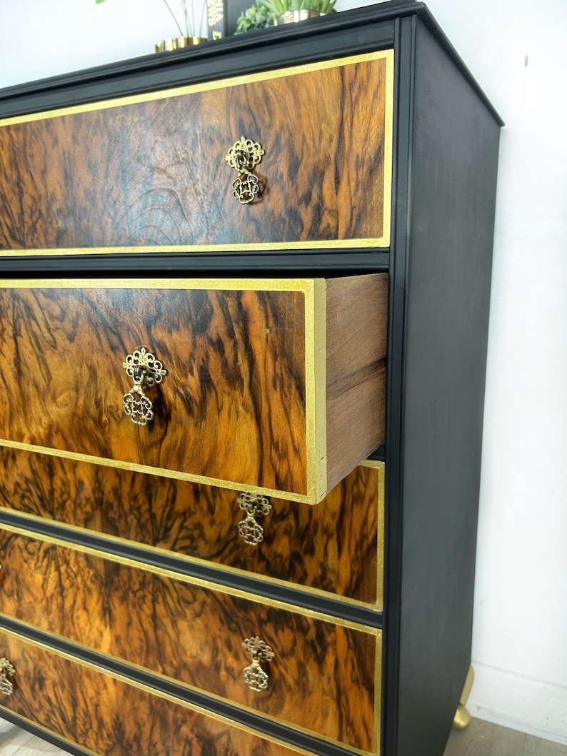 Chest of 5 drawers painted in black and gold
