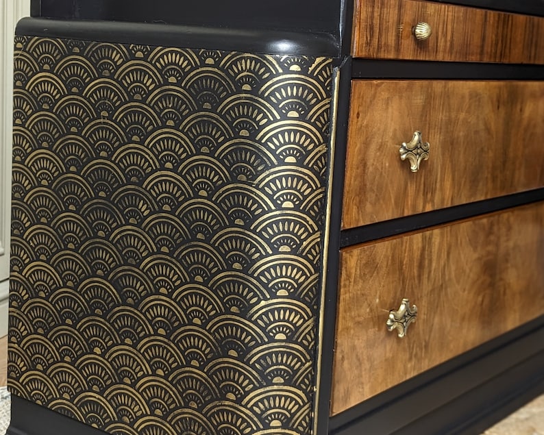 Art Deco Walnut Chest of Drawers