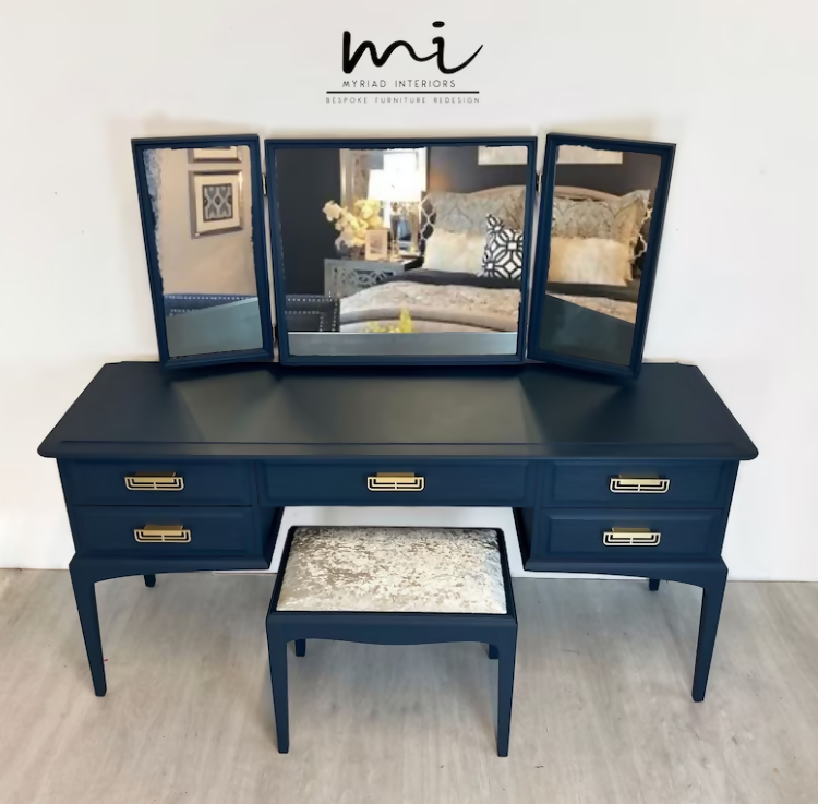 Stag minstrel dressing top table
