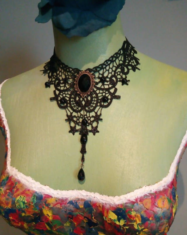Mannequin transformation in oils