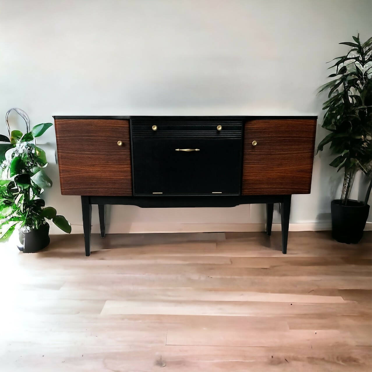 Mid Century Vintage Drinks Sideboard Cabinet