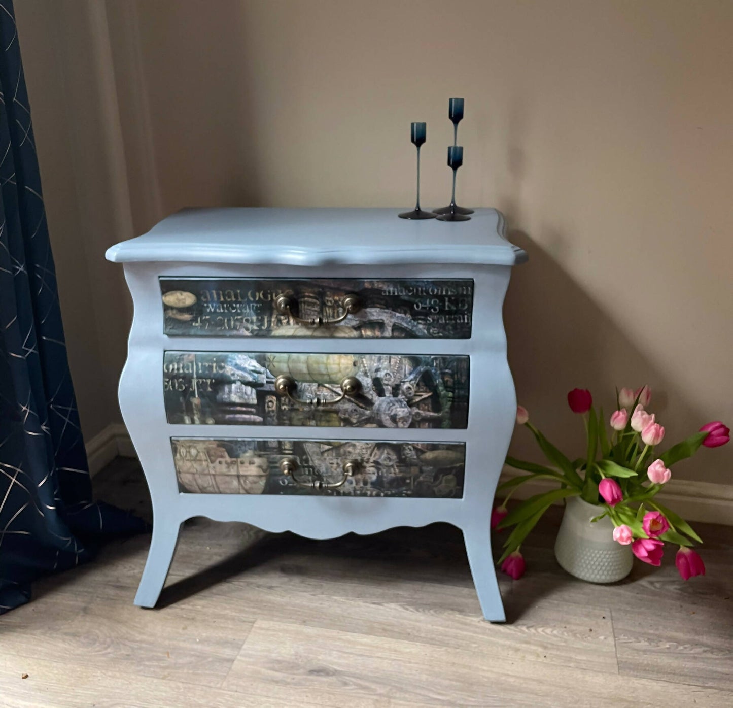 Bombe style chest of drawers