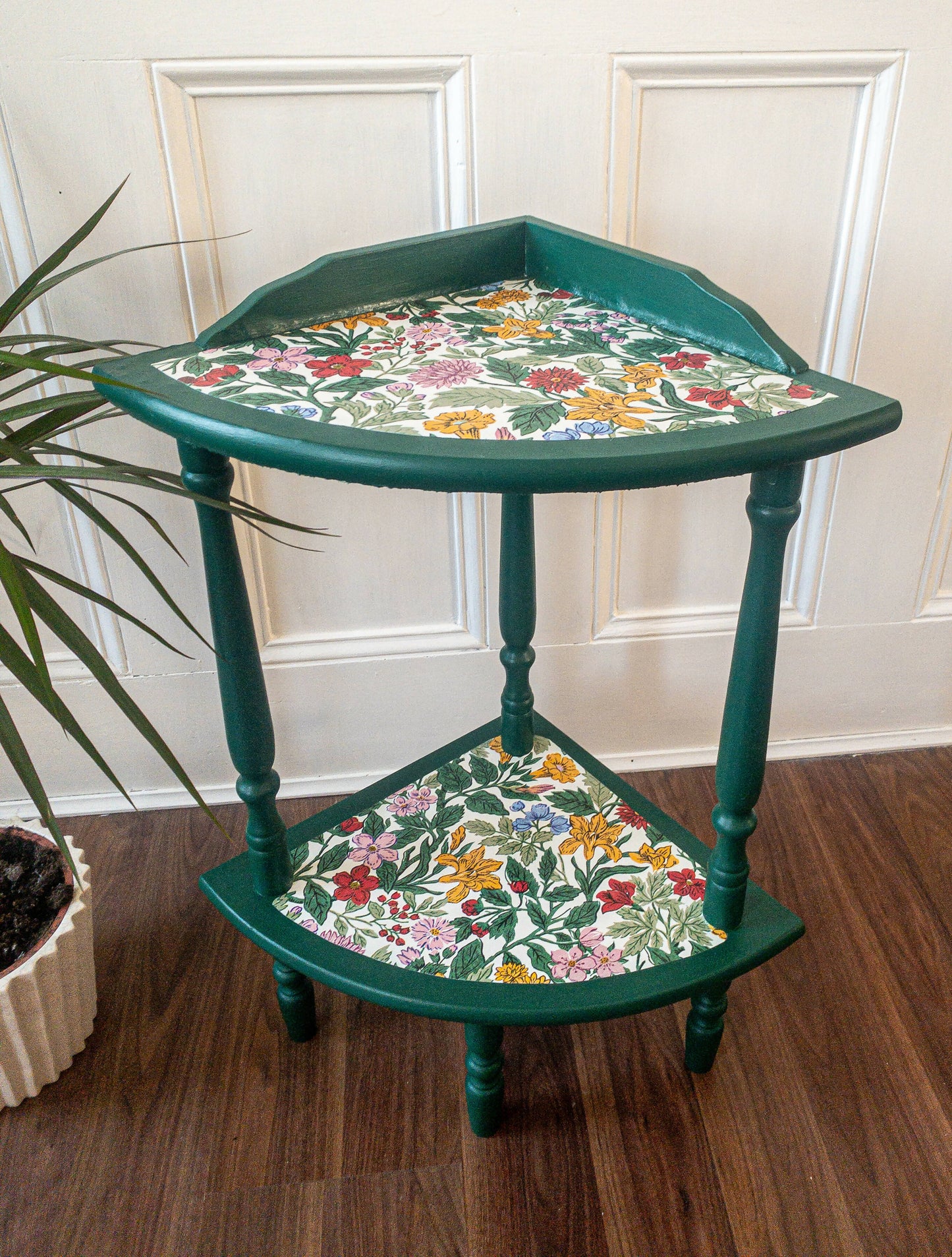 “Bathed in Green” two tier corner stand