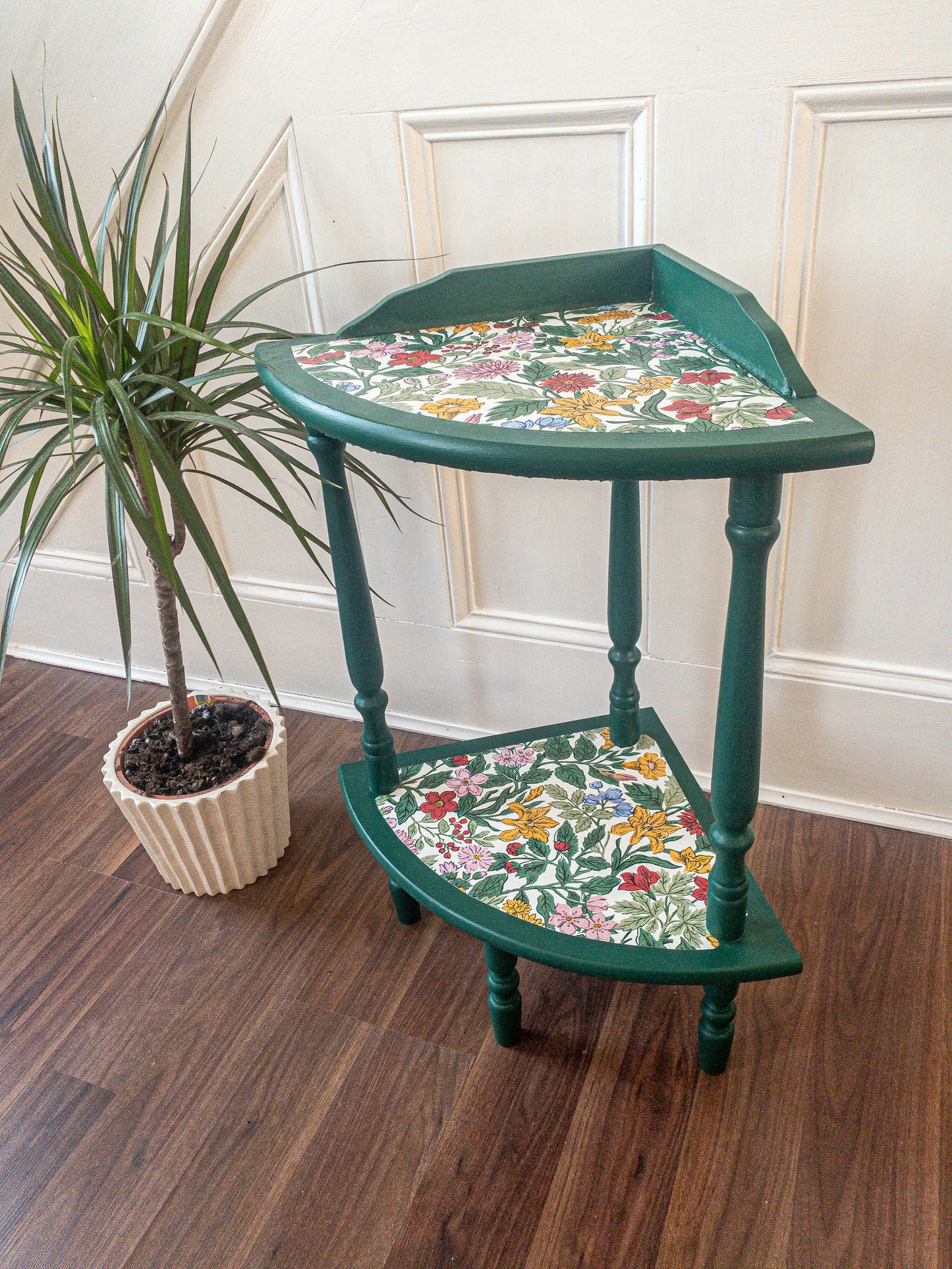 “Bathed in Green” two tier corner stand