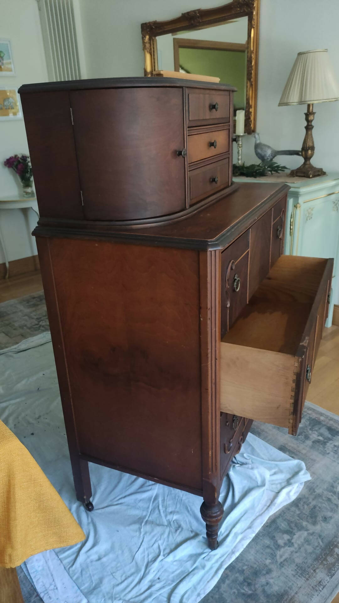 Very Rare American Chest