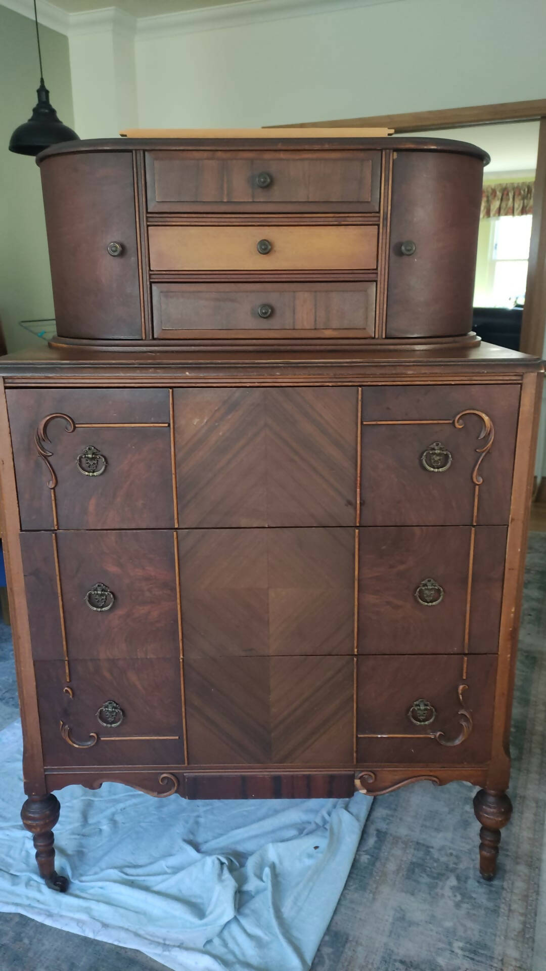 Very Rare American Chest