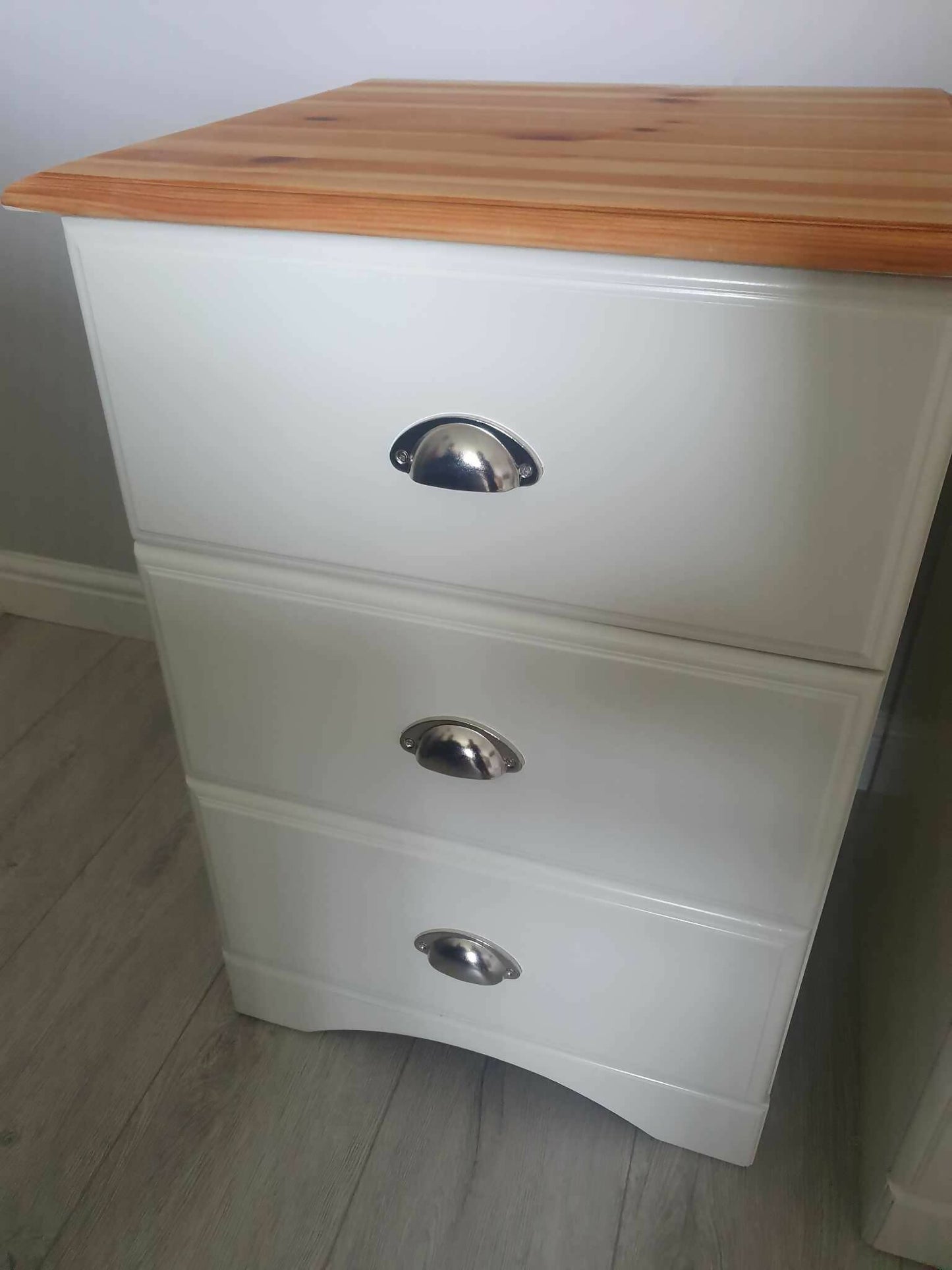 PAIR BEAUTIFUL WOOD DRAWERS IN ELEGANT SIMPLICITY RANGE